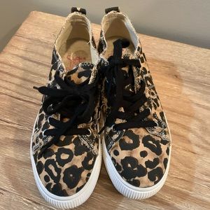 Leopard print platform sneakers!